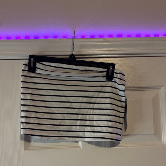 NWOT No boundaries Striped Black and White tube top size medium - Picture 1 of 3